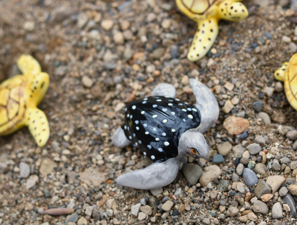 Mini Ceramic French Mediterranean Papo Leatherback Sea Turtle Magnet