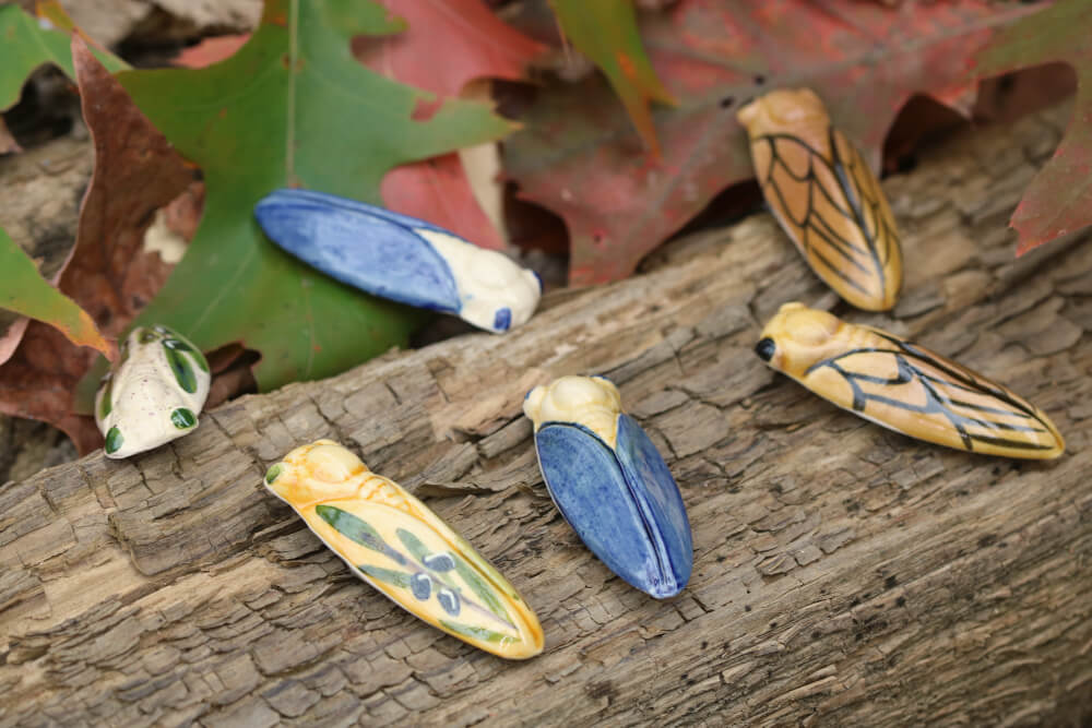 Handmade Mini Ceramic Cicada Refrigerator Magnets from Provence - Cera d'Art Decor